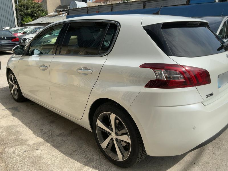 Peugeot 308 1.2 e-THP Feline 2015 – снимка 6