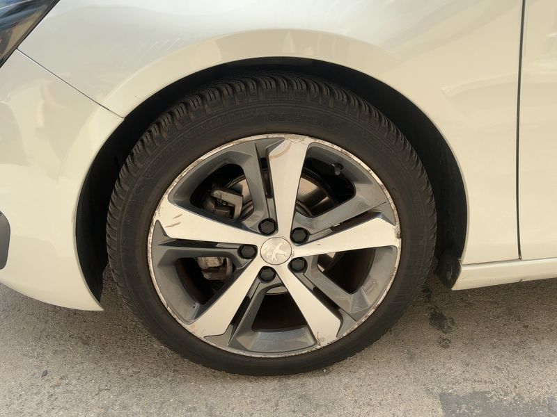 Peugeot 308 1.2 e-THP Feline 2015 – снимка 3