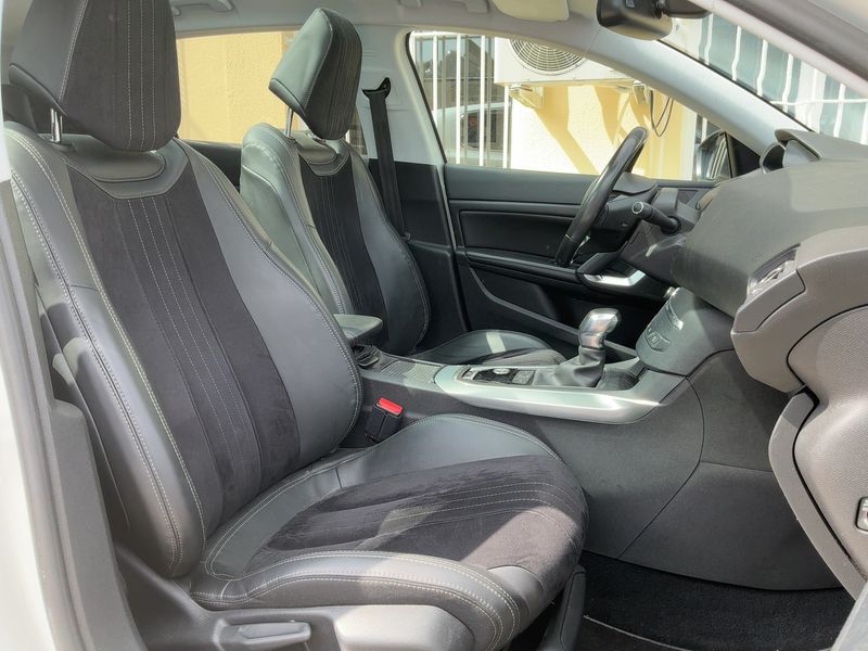 Peugeot 308 1.2 e-THP Feline 2015 – снимка 16