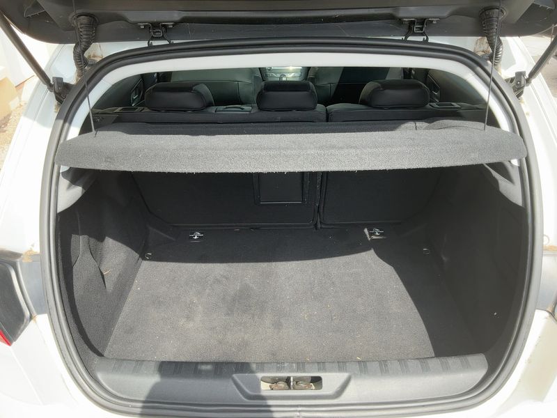Peugeot 308 1.2 e-THP Feline 2015 – снимка 15