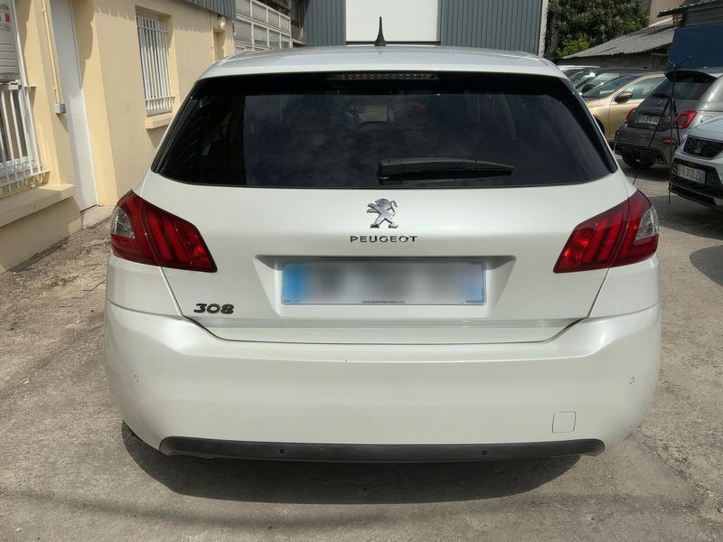 Peugeot 308 1.2 e-THP Feline 2015 – снимка 7