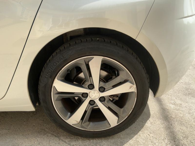 Peugeot 308 1.2 e-THP Feline 2015 – снимка 5