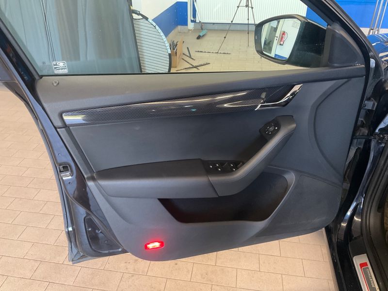 Skoda Octavia 2.0 TDI RS 2015 – снимка 24