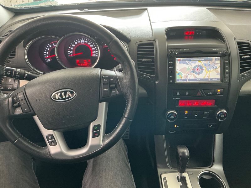Kia Sorento 2.2 CRDi Spirit 4WD 2011 – снимка 18
