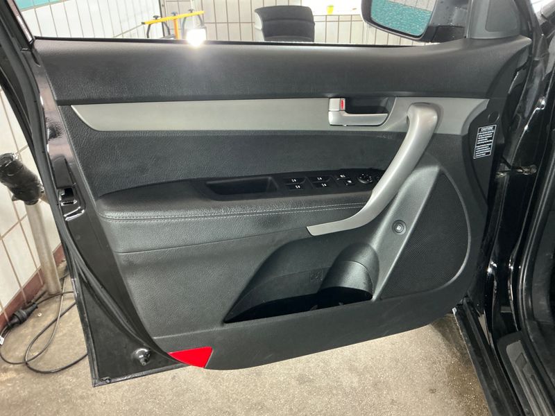 Kia Sorento 2.2 CRDi Spirit 4WD 2011 – снимка 32