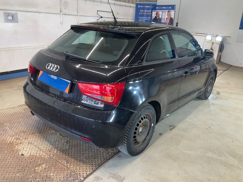 Audi A1 1.6 TDI Attraction 2011 – снимка 2