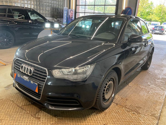 Audi A1 1.6 TDI Attraction 2011 – снимка 1