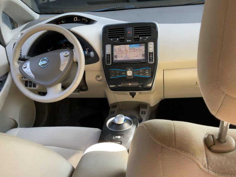 Nissan Leaf electric drive 80 kW Basis 2013 – снимка 17