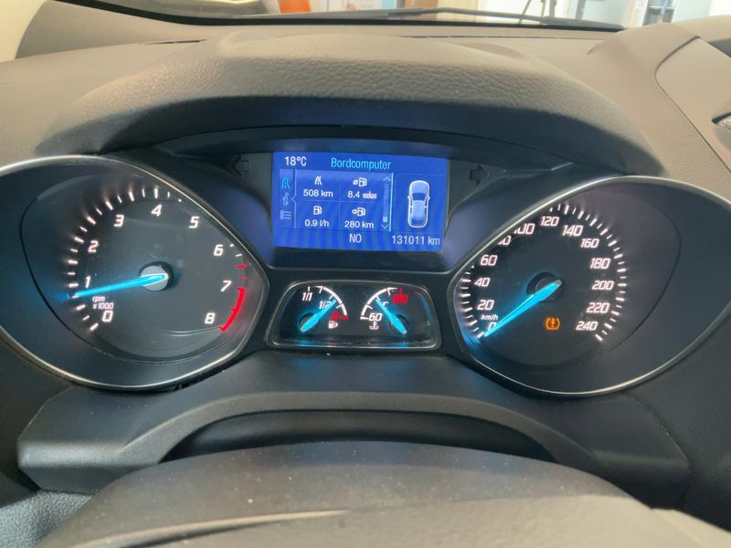 Ford Kuga 1.5 EcoBoost Titanium 2015 – снимка 18