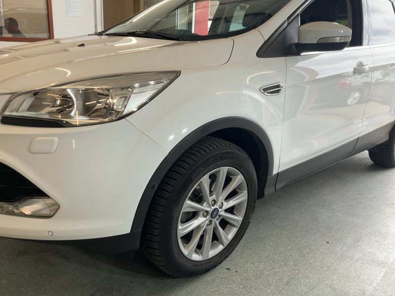 Ford Kuga 1.5 EcoBoost Titanium 2015 – снимка 2