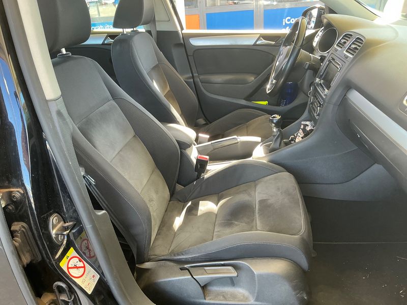 Volkswagen Golf VI 1.6 TDI Sport 2011 – снимка 11