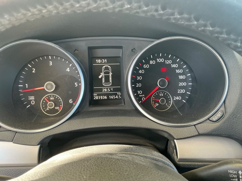 Volkswagen Golf VI 1.6 TDI Sport 2011 – снимка 13