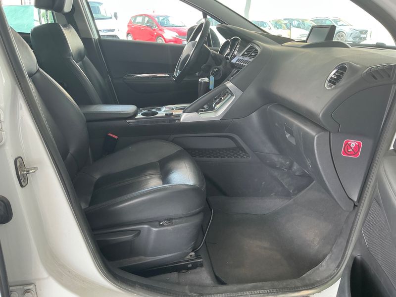 Peugeot 3008 2.0 HDi Féline 2014 – снимка 16