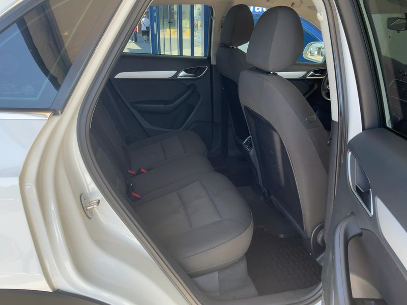 Audi Q3 2.0 TDI quattro Business 2018 – снимка 19