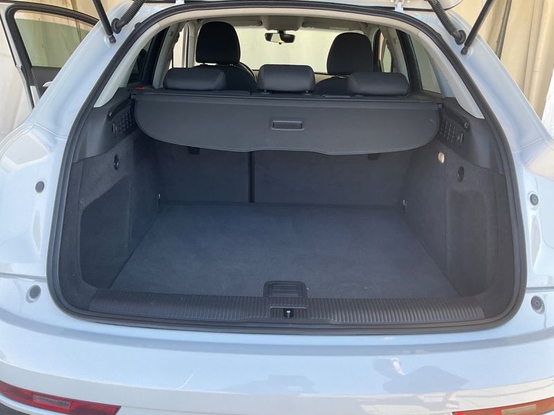 Audi Q3 2.0 TDI quattro Business 2018 – снимка 15