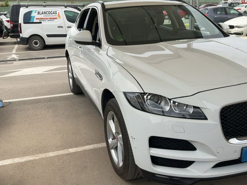 Jaguar F-Pace 20d Prestige AWD 2019 – снимка 12