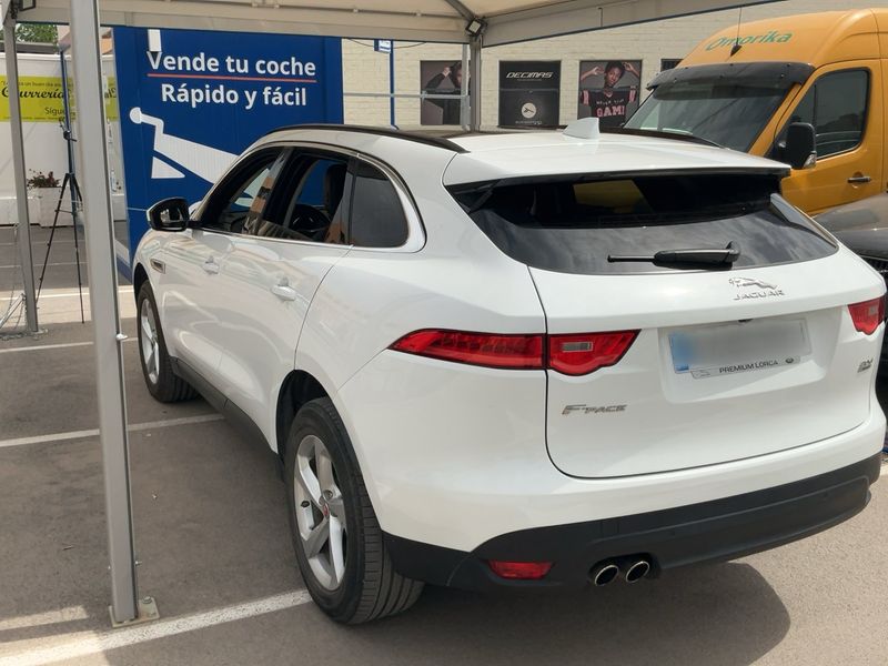 Jaguar F-Pace 20d Prestige AWD 2019 – снимка 6