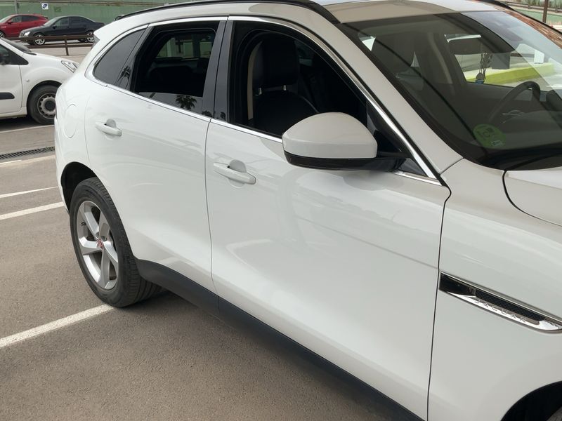 Jaguar F-Pace 20d Prestige AWD 2019 – снимка 10