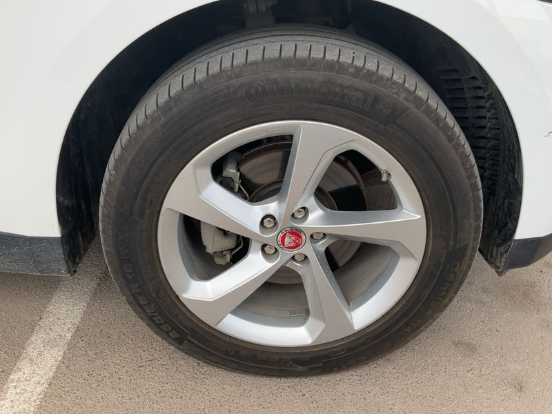 Jaguar F-Pace 20d Prestige AWD 2019 – снимка 11
