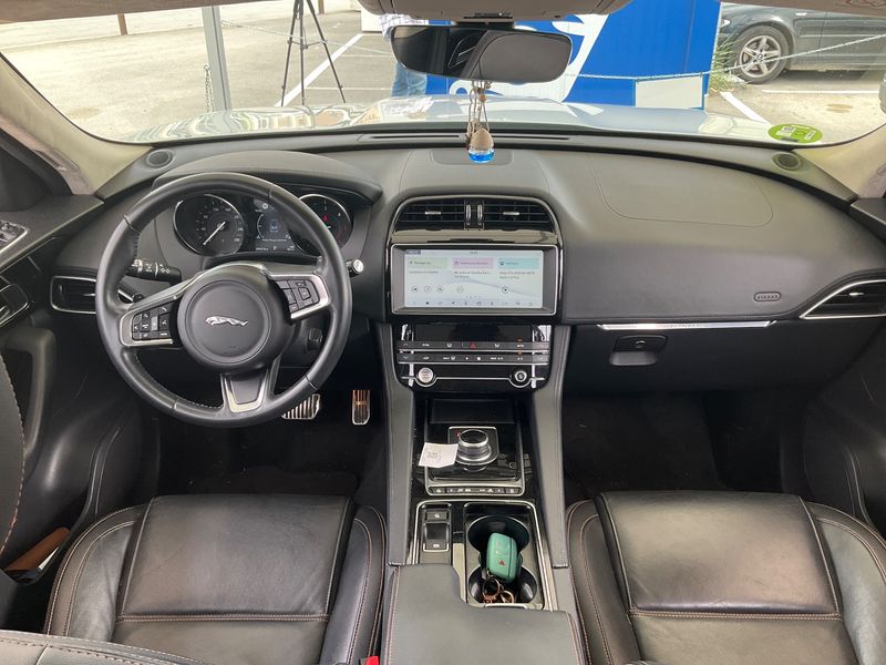 Jaguar F-Pace 20d Prestige AWD 2019 – снимка 17