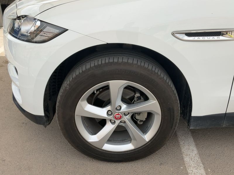 Jaguar F-Pace 20d Prestige AWD 2019 – снимка 3
