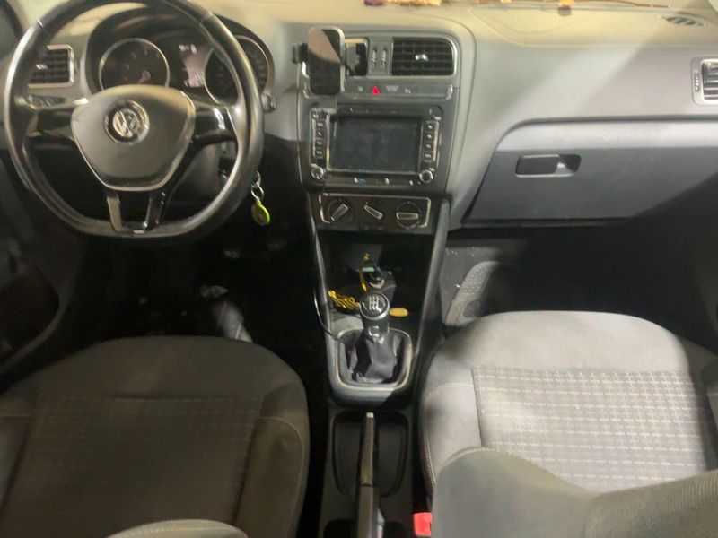Volkswagen Polo 1.0 Comfortline 2014 – снимка 17