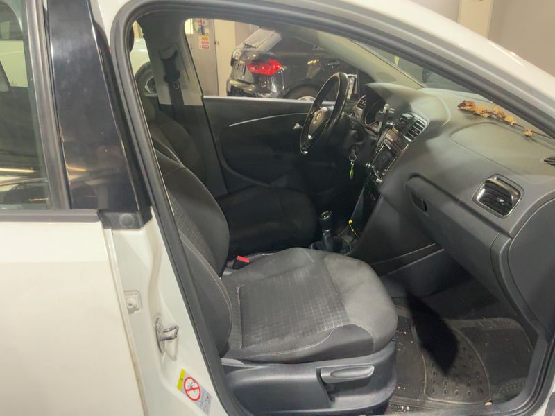 Volkswagen Polo 1.0 Comfortline 2014 – снимка 16