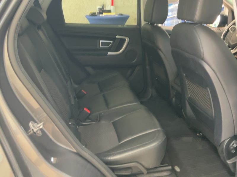 Land Rover Discovery Sport 2.0 Td4 SE AWD 2017 – снимка 19