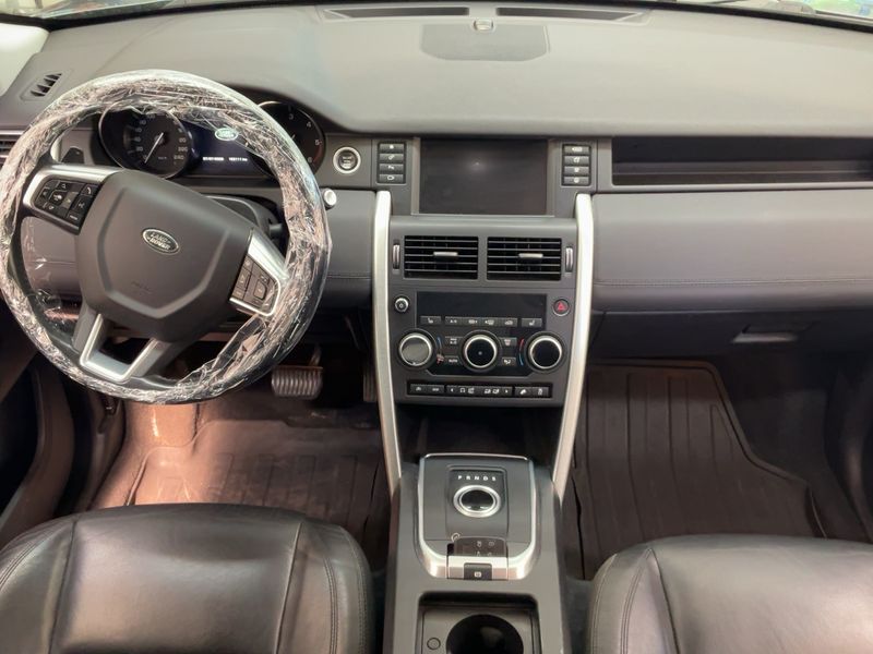 Land Rover Discovery Sport 2.0 Td4 SE AWD 2017 – снимка 17