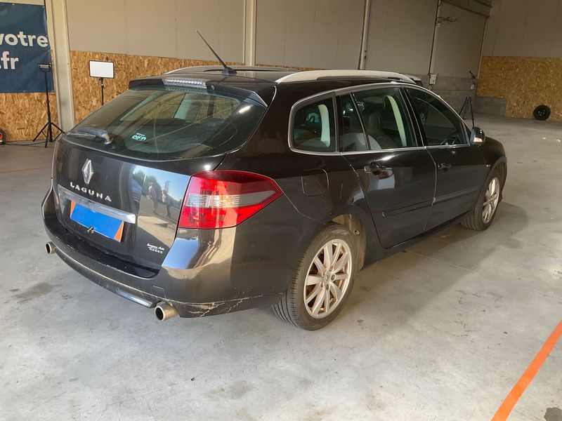 Renault Laguna 2.0 dCi BOSE Edition 2011 – снимка 2