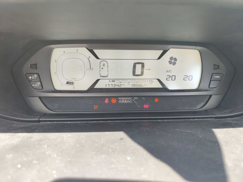 Citroen C4 Picasso 1.2 e-THP Live Edition 2016 – снимка 12