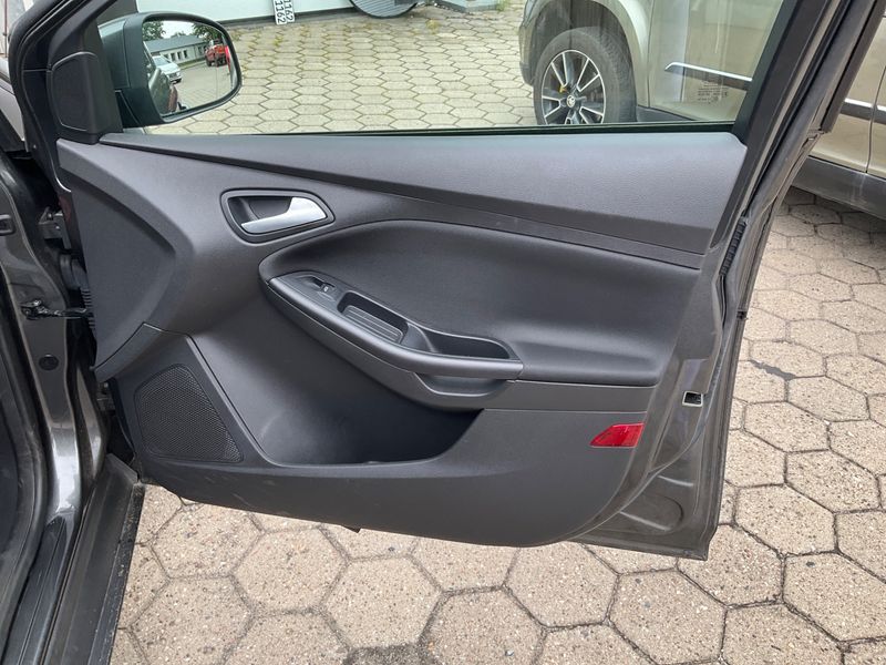 Ford Focus 1.0 EcoBoost Trend 2016 – снимка 29