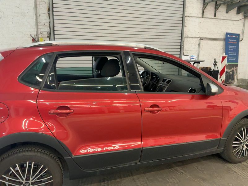 Volkswagen Polo 1.2 TSI CrossPolo BlueMotion Tech 2015 – снимка 10