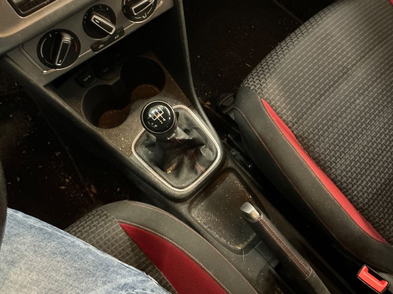 Volkswagen Polo 1.2 TSI CrossPolo BlueMotion Tech 2015 – снимка 27