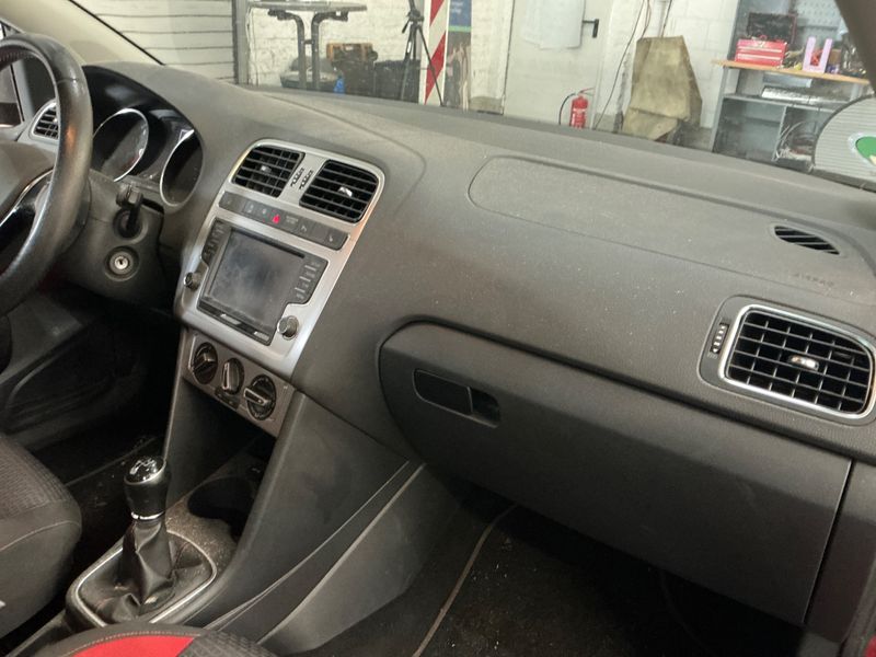 Volkswagen Polo 1.2 TSI CrossPolo BlueMotion Tech 2015 – снимка 30