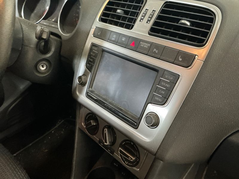 Volkswagen Polo 1.2 TSI CrossPolo BlueMotion Tech 2015 – снимка 22