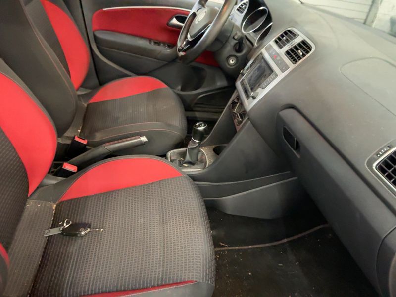 Volkswagen Polo 1.2 TSI CrossPolo BlueMotion Tech 2015 – снимка 16