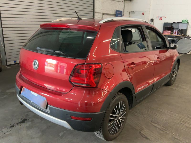 Volkswagen Polo 1.2 TSI CrossPolo BlueMotion Tech 2015 – снимка 8