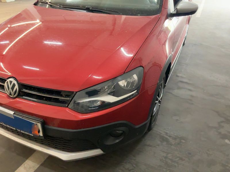 Volkswagen Polo 1.2 TSI CrossPolo BlueMotion Tech 2015 – снимка 2