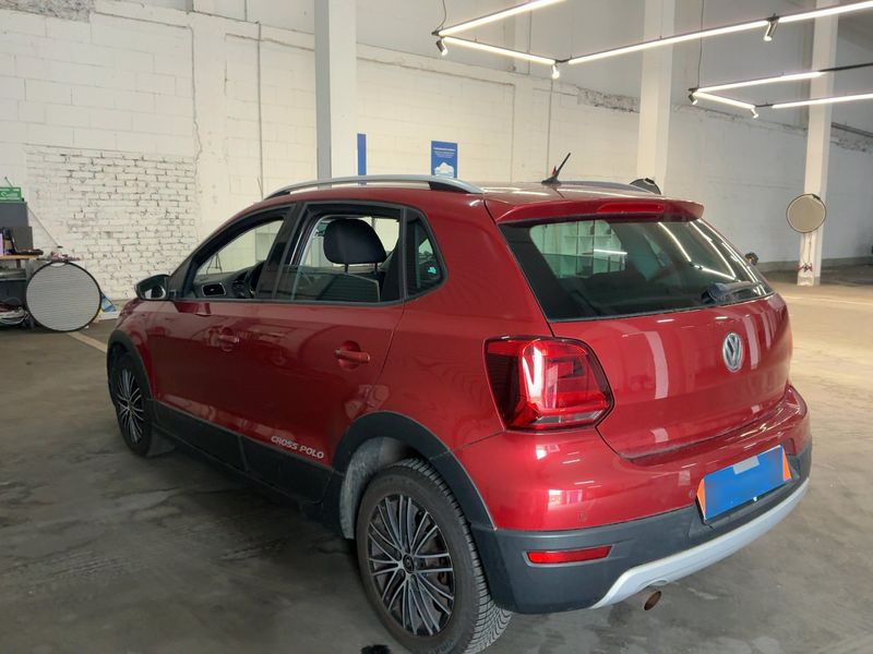 Volkswagen Polo 1.2 TSI CrossPolo BlueMotion Tech 2015 – снимка 6