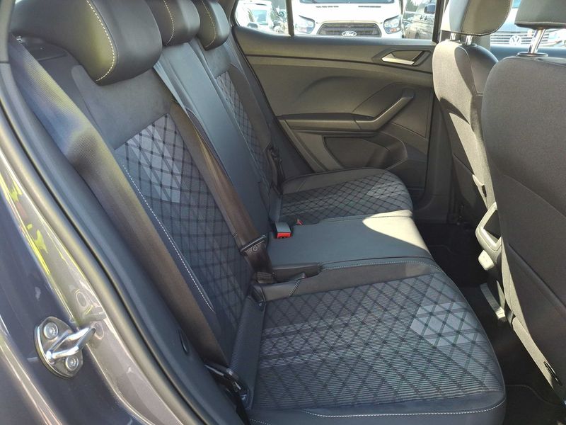 Volkswagen T-Cross 1.0 TSI R-Line 2025 – снимка 13