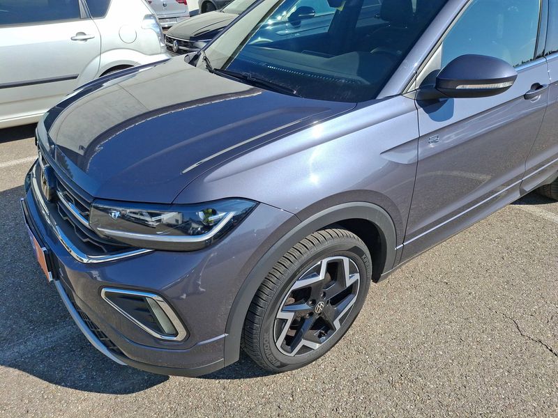 Volkswagen T-Cross 1.0 TSI R-Line 2025 – снимка 2