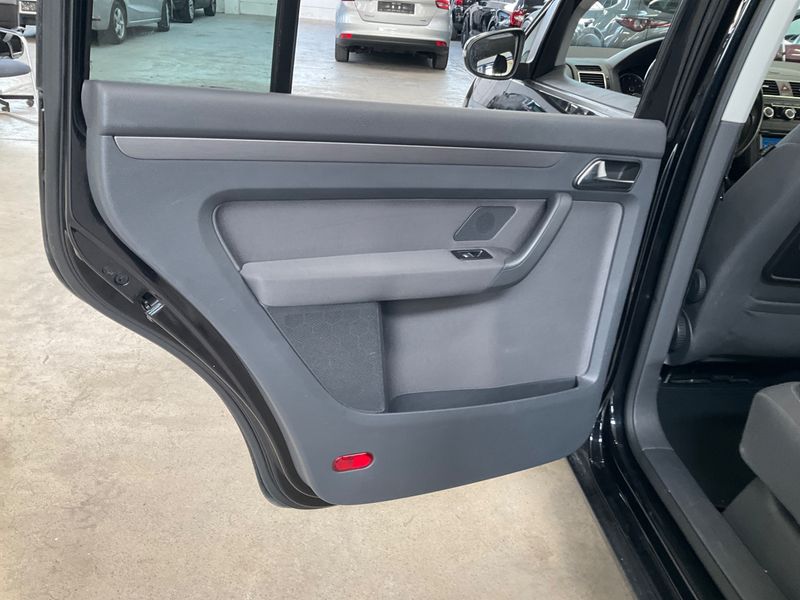 Volkswagen Touran 1.4 TSI Comfortline 2011 – снимка 32