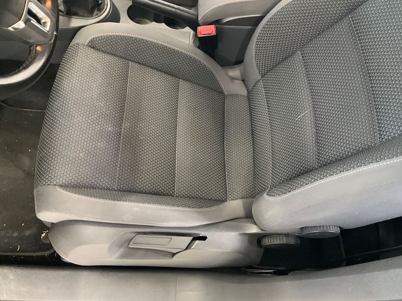 Volkswagen Touran 1.4 TSI Comfortline 2011 – снимка 35