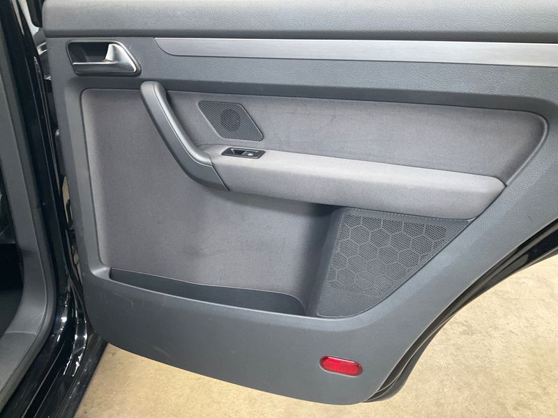 Volkswagen Touran 1.4 TSI Comfortline 2011 – снимка 33