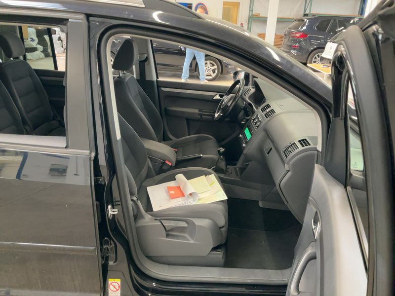 Volkswagen Touran 1.4 TSI Comfortline 2011 – снимка 17