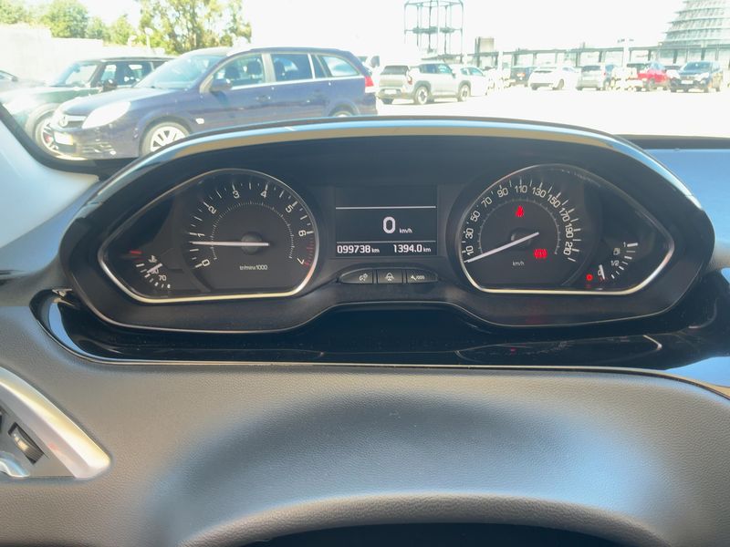 Peugeot 208 1.2 VTi Allure 2015 – снимка 18