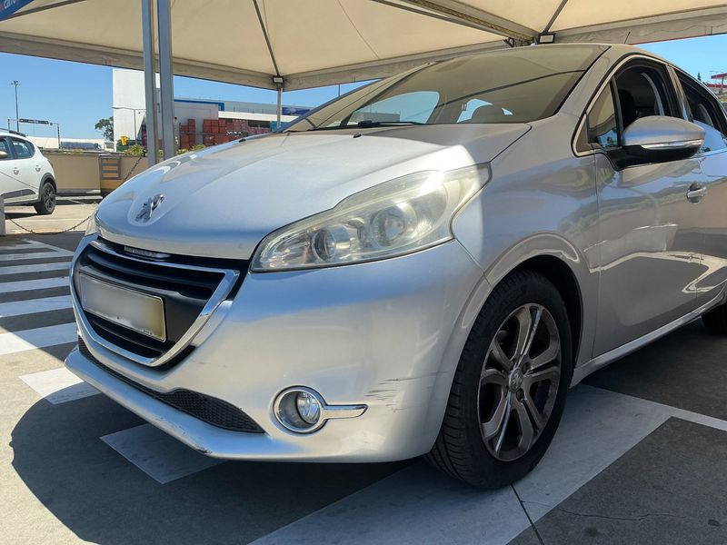 Peugeot 208 1.2 VTi Allure 2015 – снимка 2
