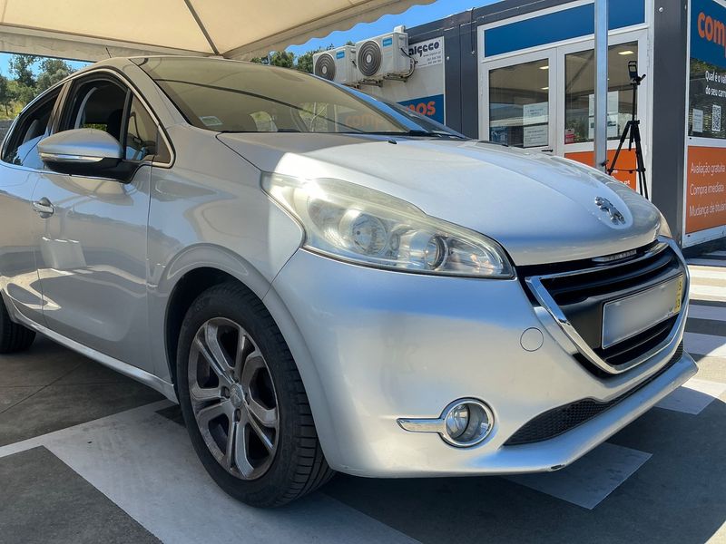 Peugeot 208 1.2 VTi Allure 2015 – снимка 12