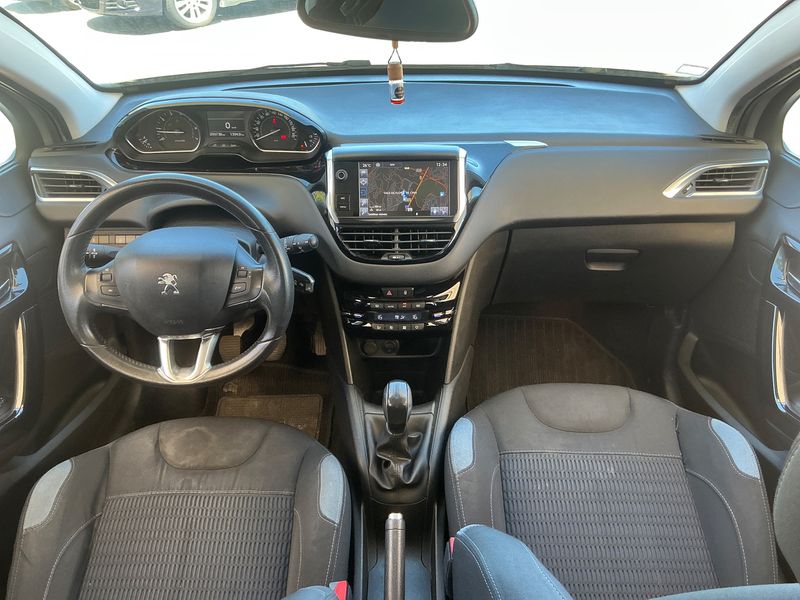 Peugeot 208 1.2 VTi Allure 2015 – снимка 17